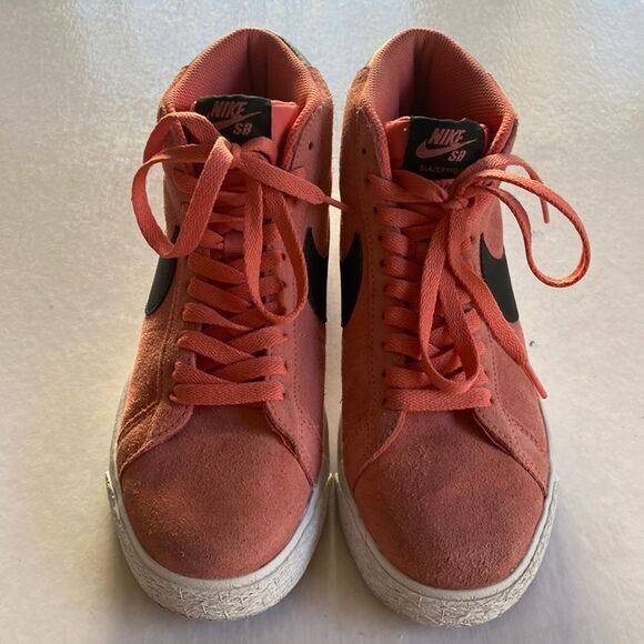 NIKE SB Blazer Mid Pink Salt/Black Suede Leather # 864349-601 Men’s 6/ Women’s 9 - Picture 1 of 8